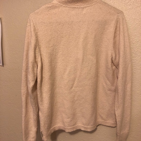 WoolRich Sweater - Picture 5 of 5